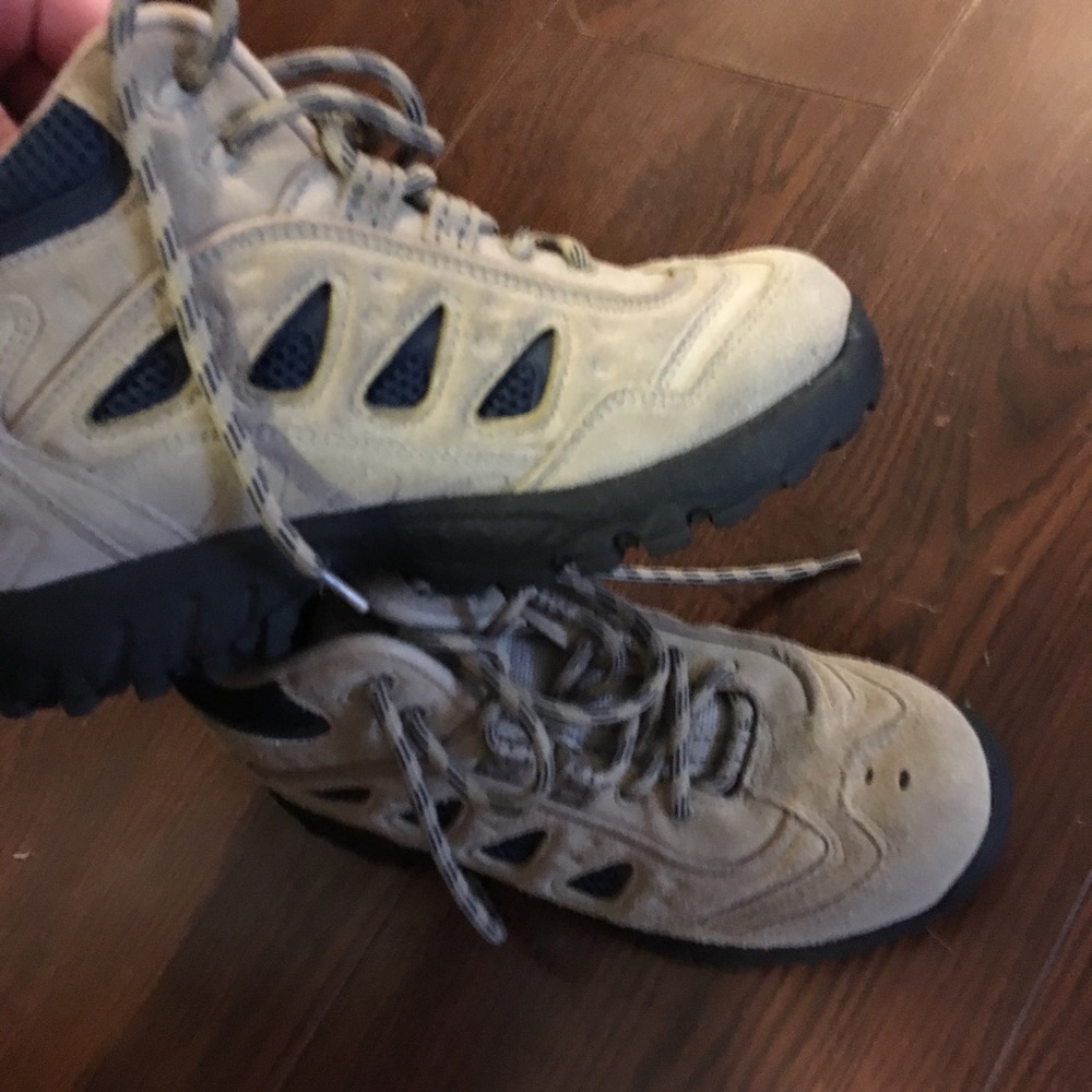 Boys boots